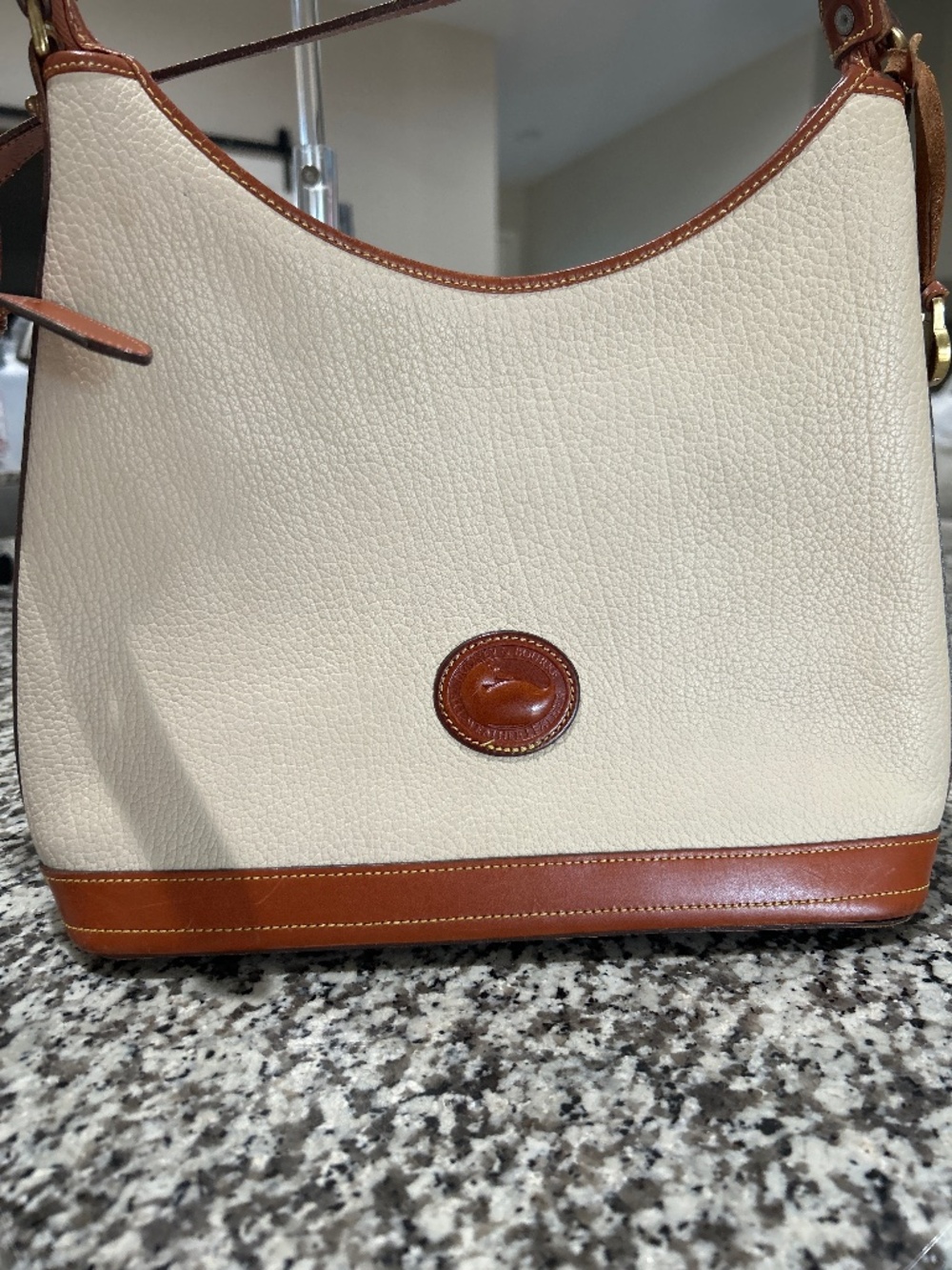 Vintage Dooney & Bourke Hobo Bag Cream Pebbled Leather Tote Bucket Top Zip - Picture 15 of 16